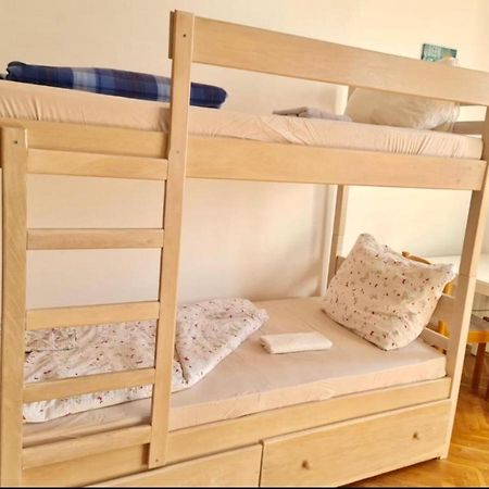 Bishnu Hostel ซาเกร็บ ภายนอก รูปภาพ